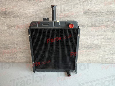 Radiator For Case International  395 495 595 695 795 895 995 Non Air Con 1536373C1 With Bolt On Oil Cooler 1536373C1