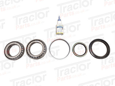Rear Axle Bearings Seals and Wear Ring Kit # 6PC # For Case International And McCormick 4 Cylinder Centreline Axle 74 84 85 95 3200 4200 CX Series  